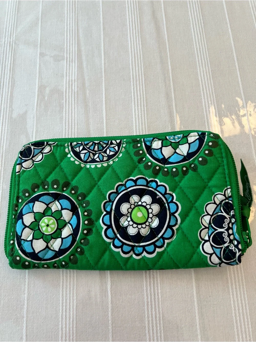Vera Bradley Cupcakes Green Zip-Around Wallet NWT